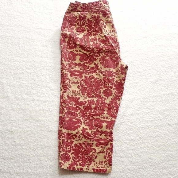 Liz Clairborne Capris Red and Tan  Print Capris Pants Size 10P These run small. - Picture 6 of 6